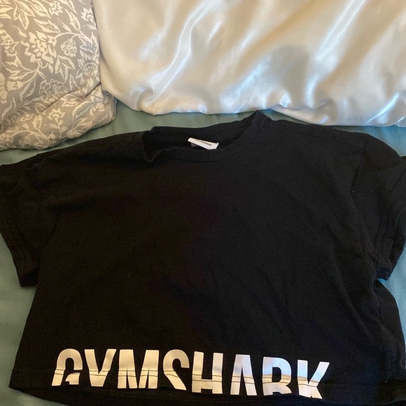 Gymshark Tops - Black gymshark cropped t shirt